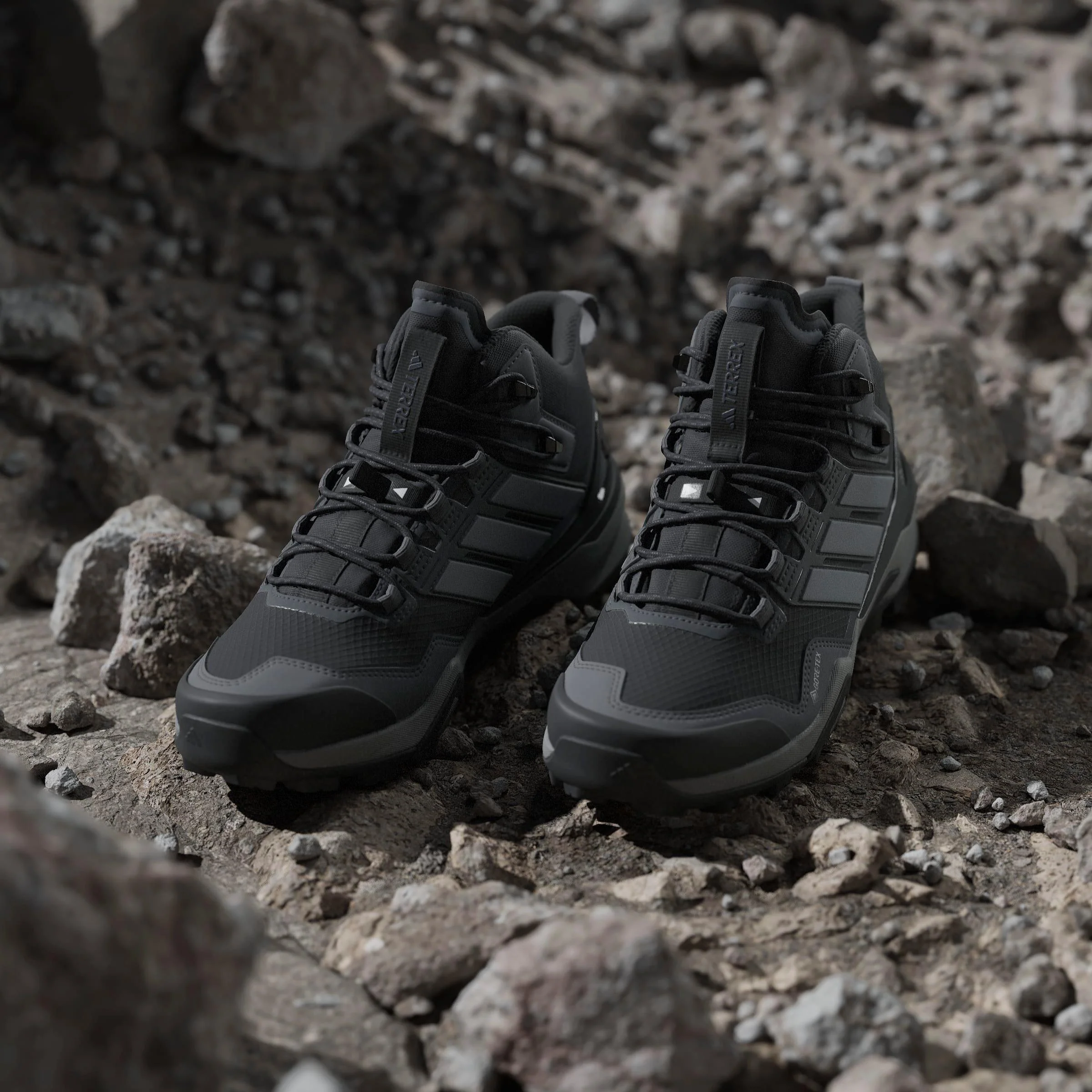 Women's Skychaser Mid GORE-TEX Hiking Boots - Black - Image 9
