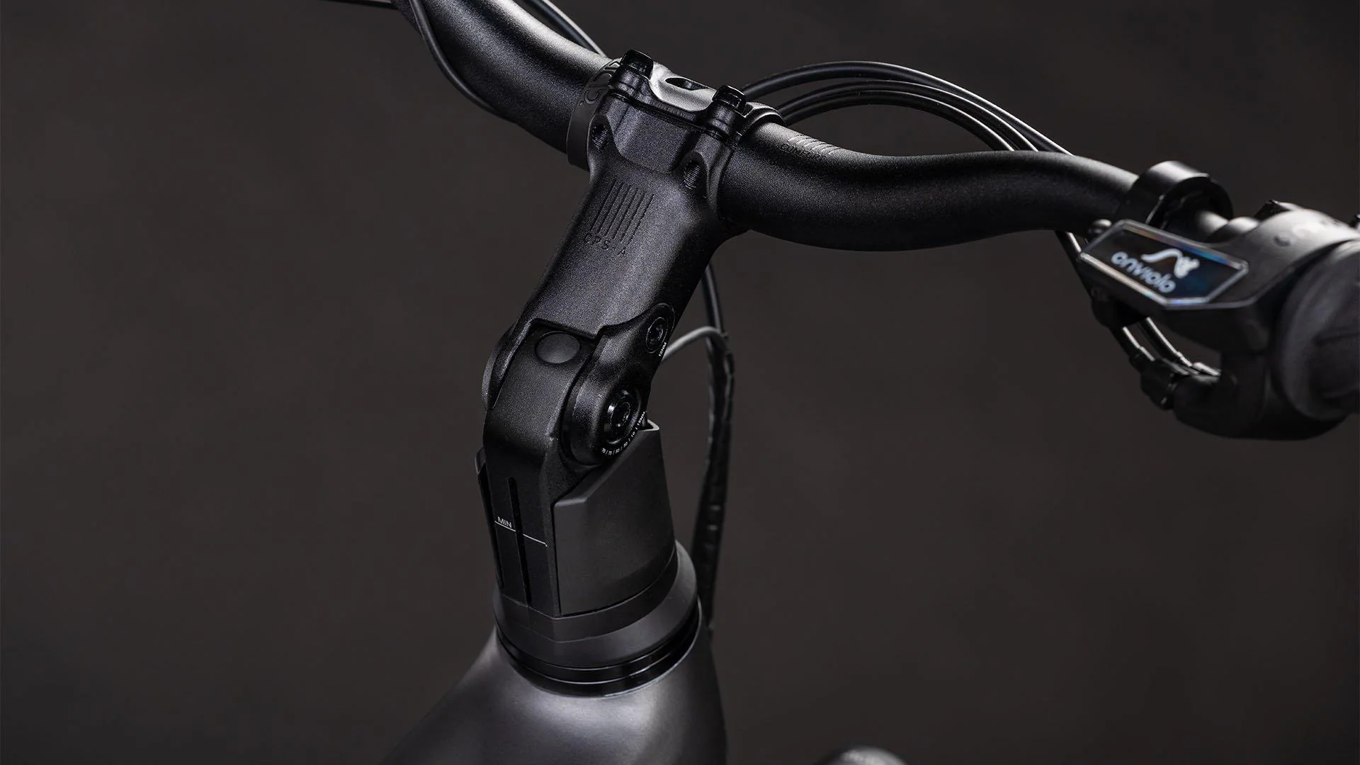 Kathmandu Hybrid Comfort Pro 800 E-Bike - Grey - Image 4