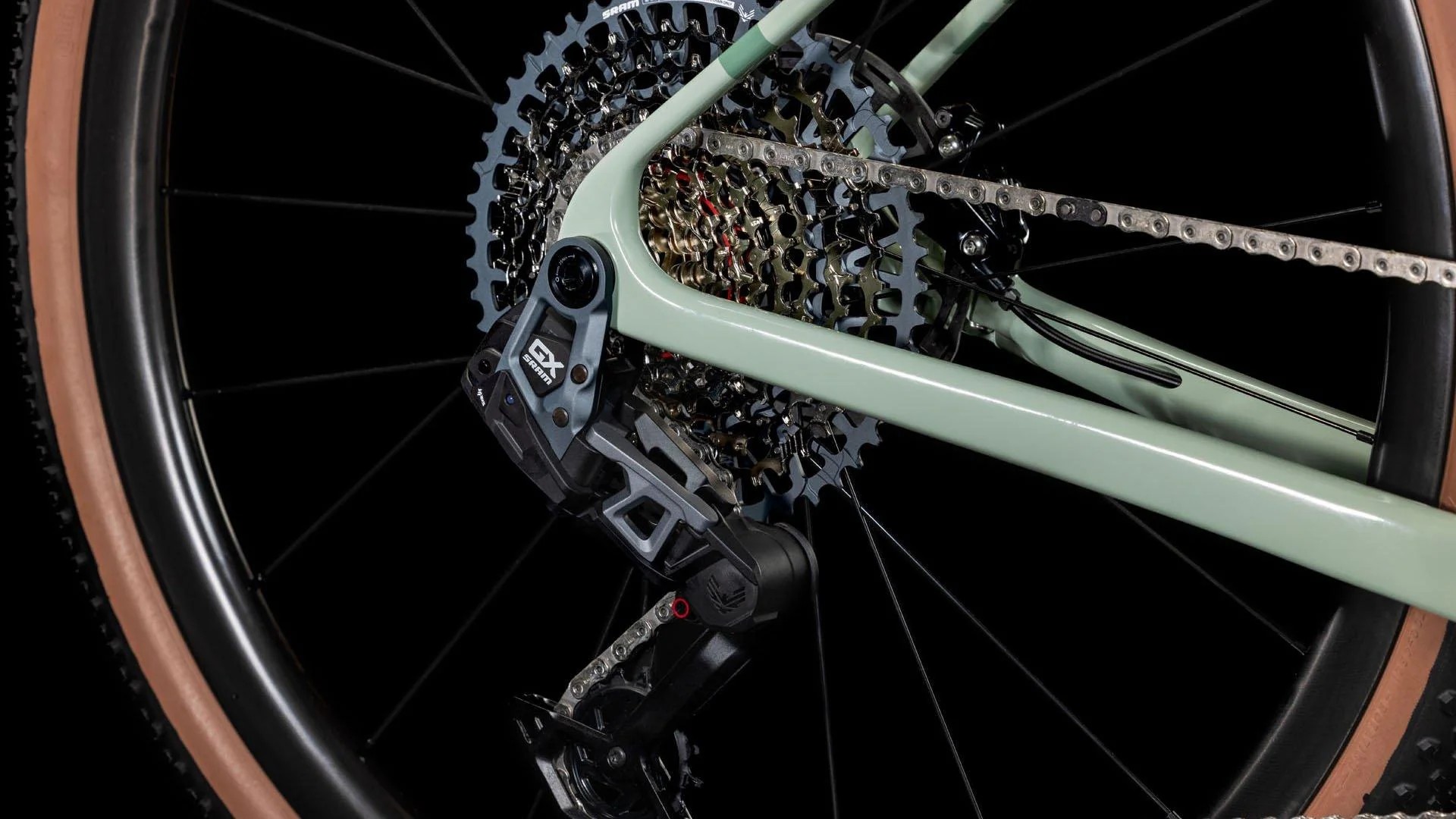 Nuroad C:62 EX Gravel Bike - White / Green - Image 6
