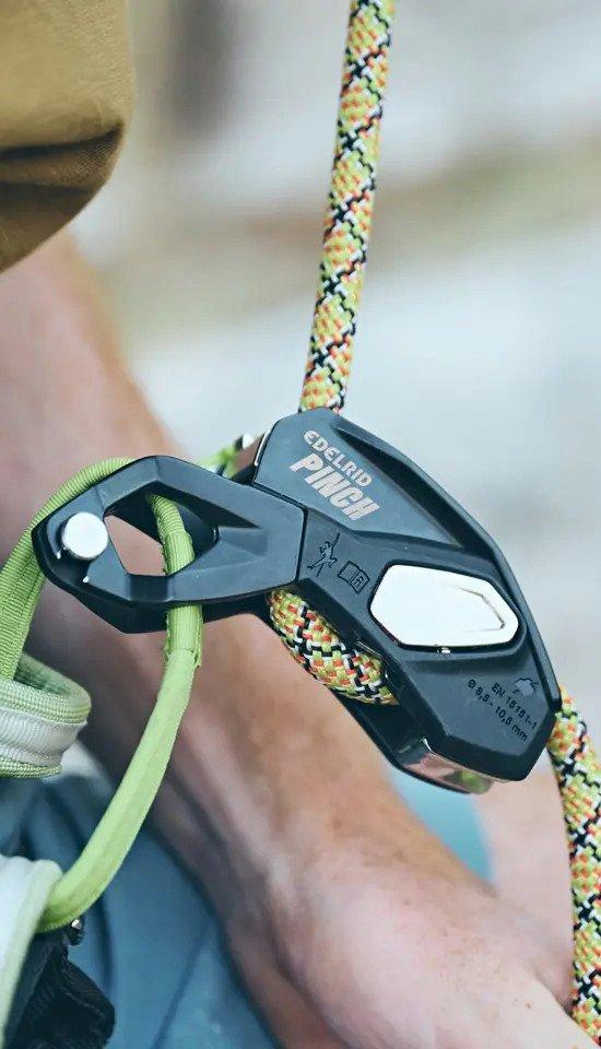 Pinch Belay Device - Green - Image 8