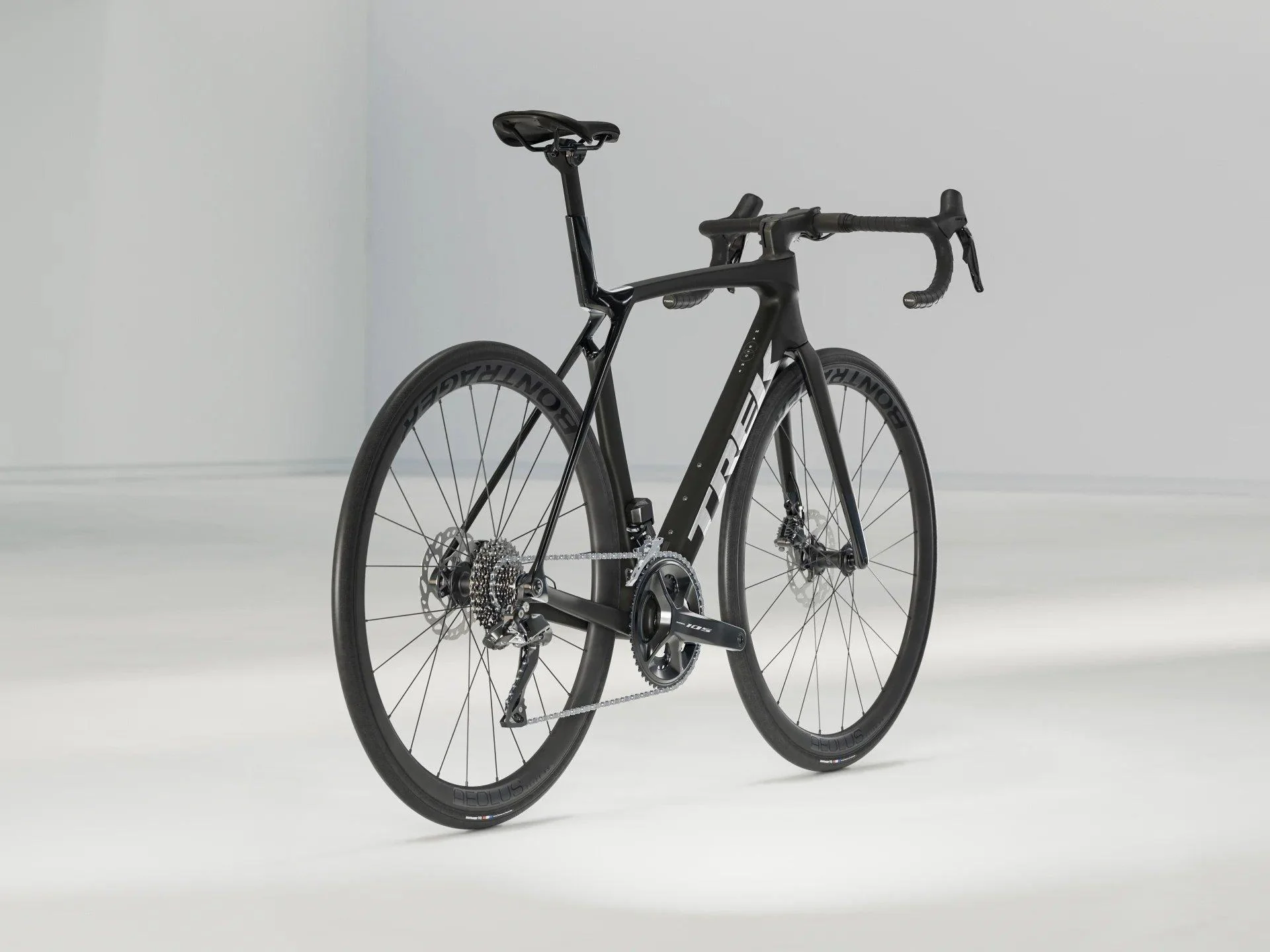 Madone SL 6 Gen 8 Road Bike - Black - Image 2