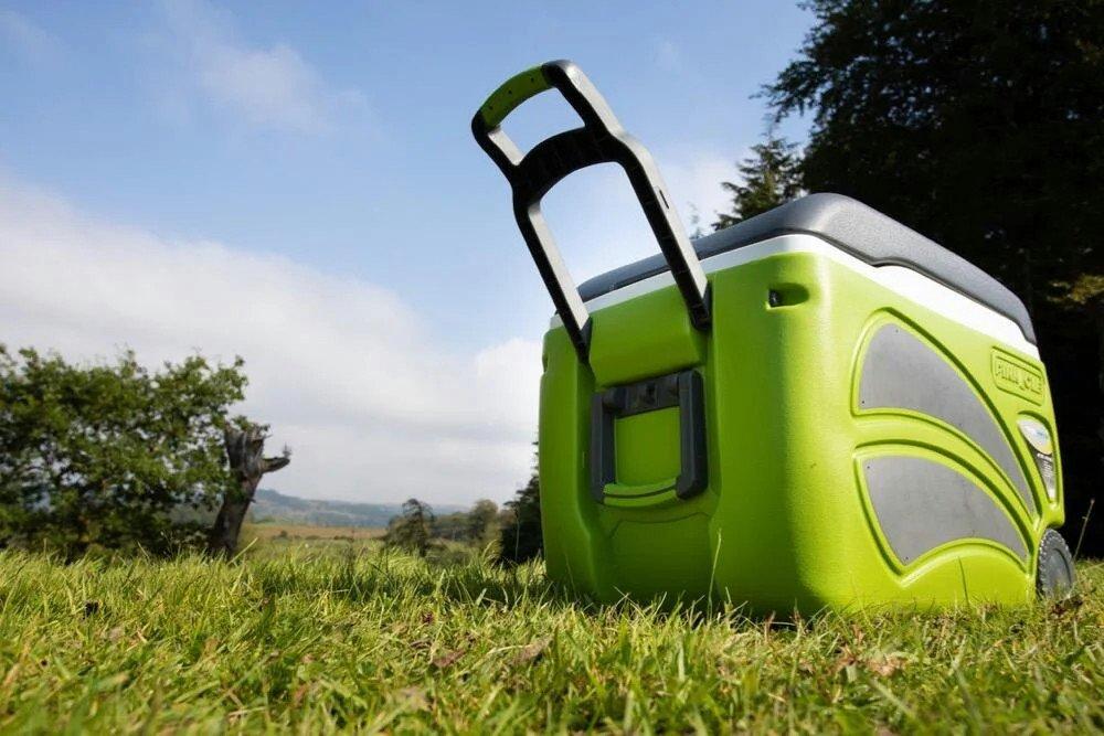 Pinnacle Wheelie 45L Cool Box - Green - Image 6